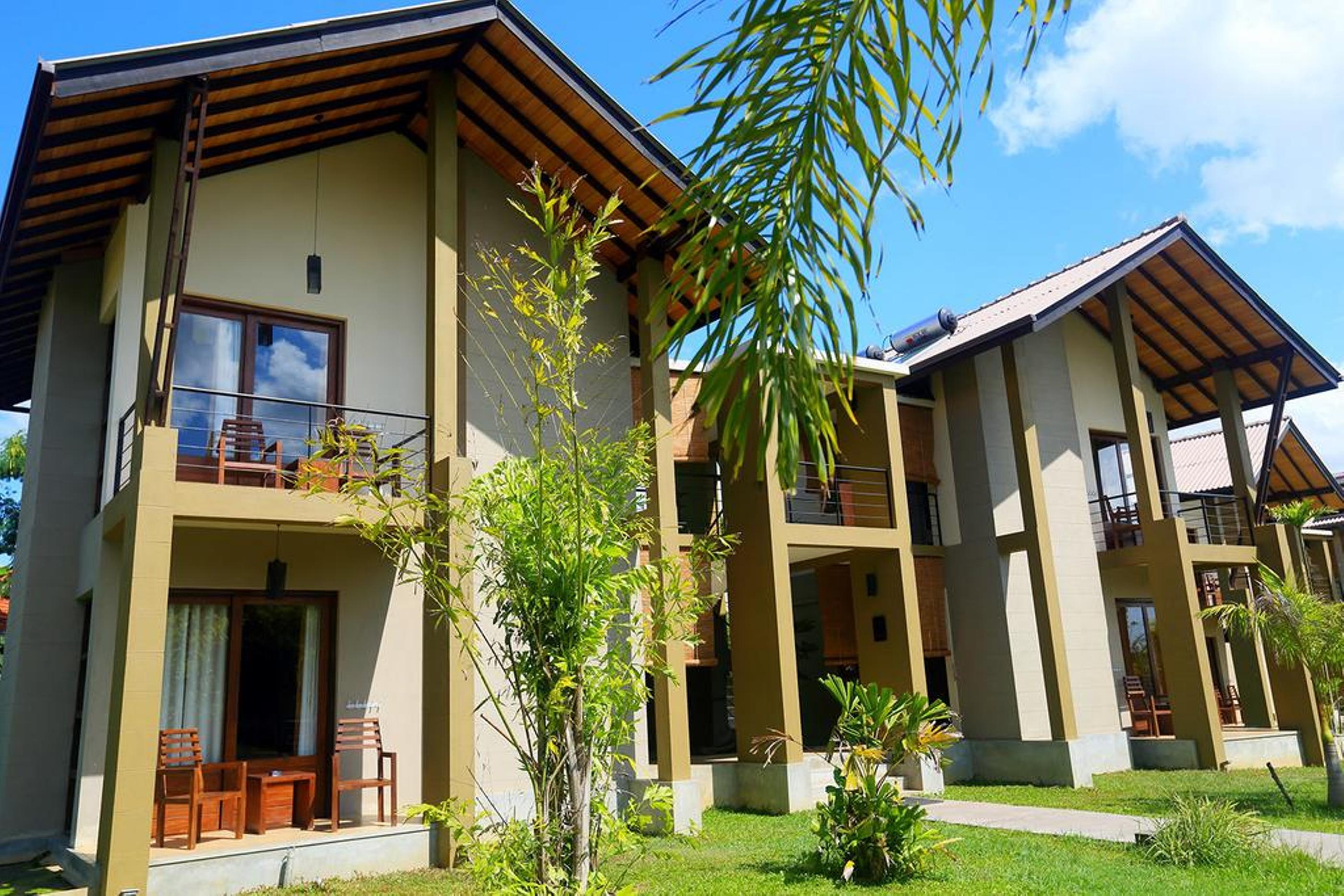 Hotel Chaarya & 5*
