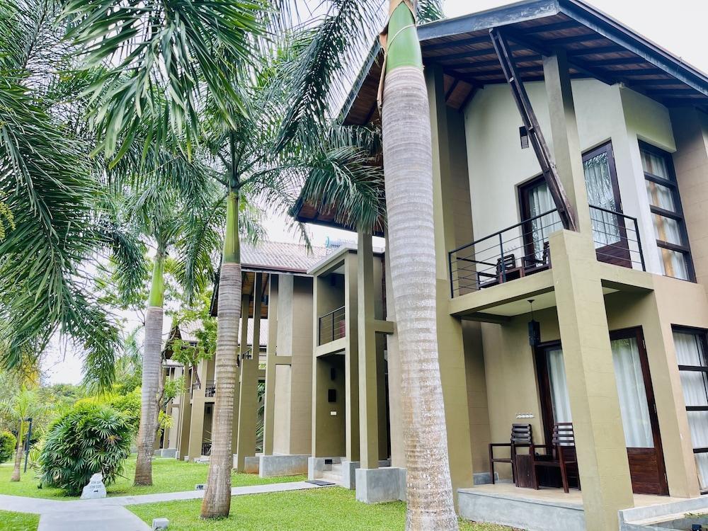 Chaarya & Hotel Tissamaharama